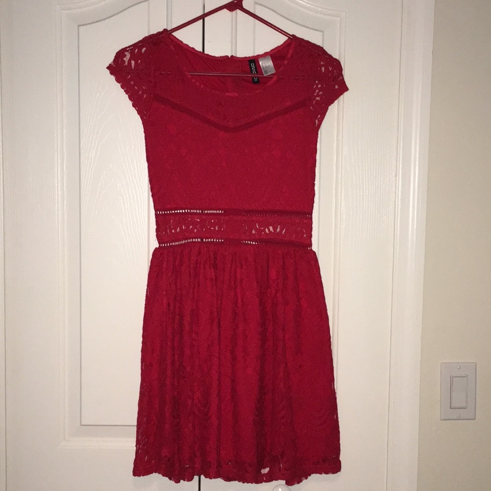 Cute H&M red dress!